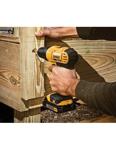 DEWALT TALADRO ATORNILLADOR XR 18V LI-ION 1,5AH DCD771S2-QW