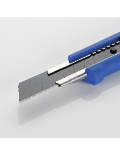 CUTTER 18 MM CON UNA CUCHILLA 2